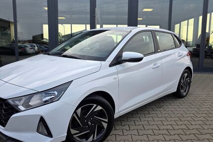 Hyundai i20 64.643 km 14.399 &euro; Damme 49401