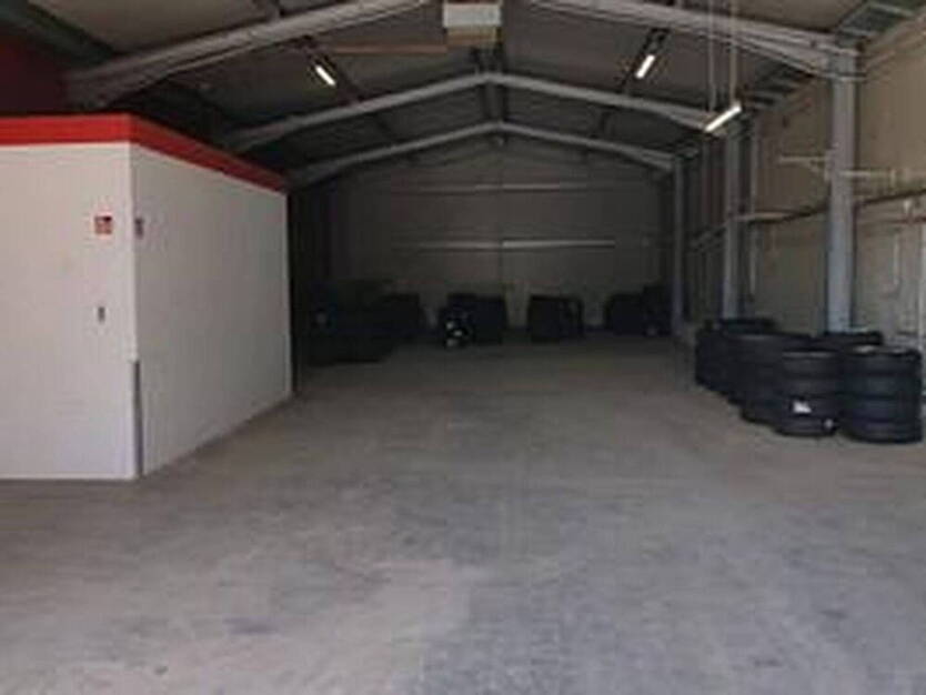 Gewerbehalle mit Büro und WC; Sektionaltor (Rheine,Lingen,Ibbenbüren)