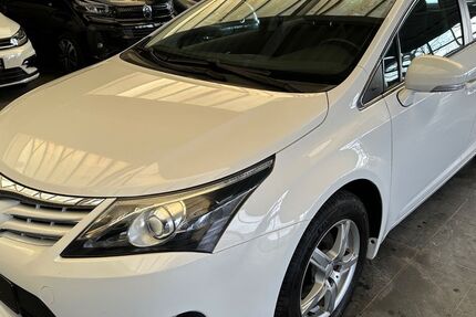 Toyota Avensis 154.450 km 7.599 &euro; Versmold 33775