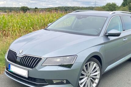 Skoda Superb 97.500 km 23.700 € Osnabrück 49082
