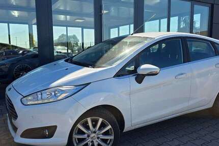 Ford Fiesta 123.000 km 7.499 &euro; Damme 49401