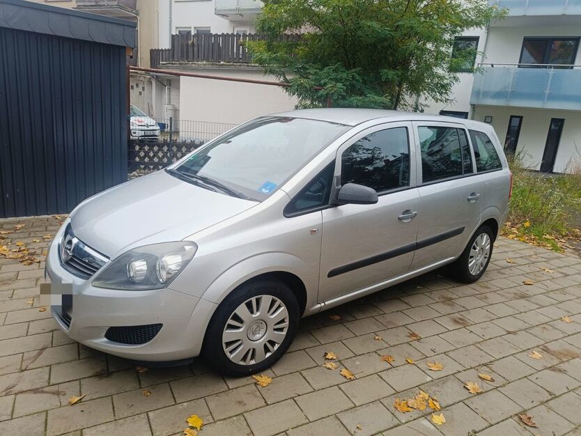 Opel Zafira 160.453 km 2.800 € Osnabrück 49090