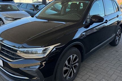 VW Tiguan 49.996 km 25.990 &euro; Osnabrück 49088