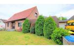 Geräumiges EFH mit ELW, Terrasse, Balkon, kleinem Garten und Garage in ruhiger Lage