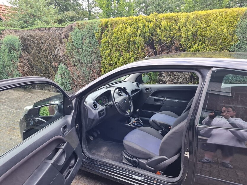 Ford Fiesta 198.000 km 1.100 € Hasbergen 49205