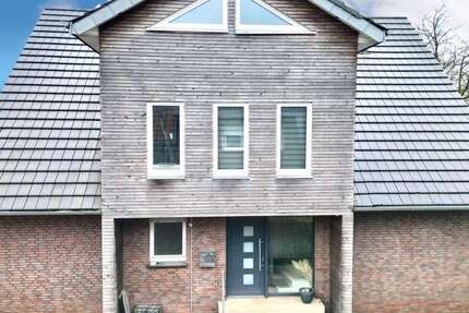 Haus zum Kaufen in Ibbenbüren 439.000 € 243.19 m² 11 zimmer