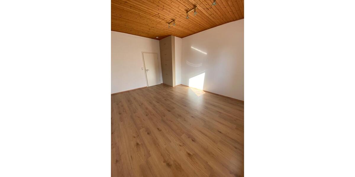 Etagenwohnung Versmold - 3 Zimmer, 84 m&sup2;, 880&euro; | Angebot:25317746