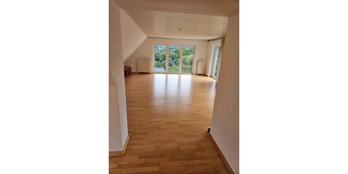 Dachgeschoßwohnung Georgsmarienhütte - 4 Zimmer, 108 m&sup2;, 1.075&euro; | Angebot:26648707