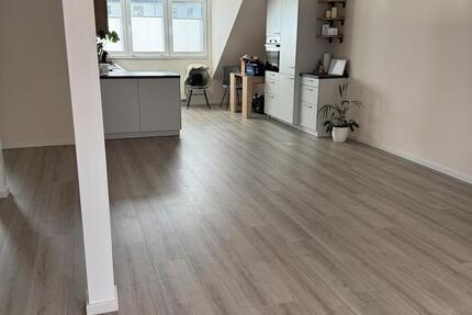 Schöne, zentralgelegene, moderne 3-Zimmer-Wohnung zimmer