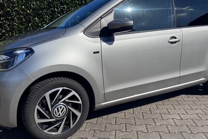 VW up! 80.701 km 8.888 &euro; Osnabrück 49082