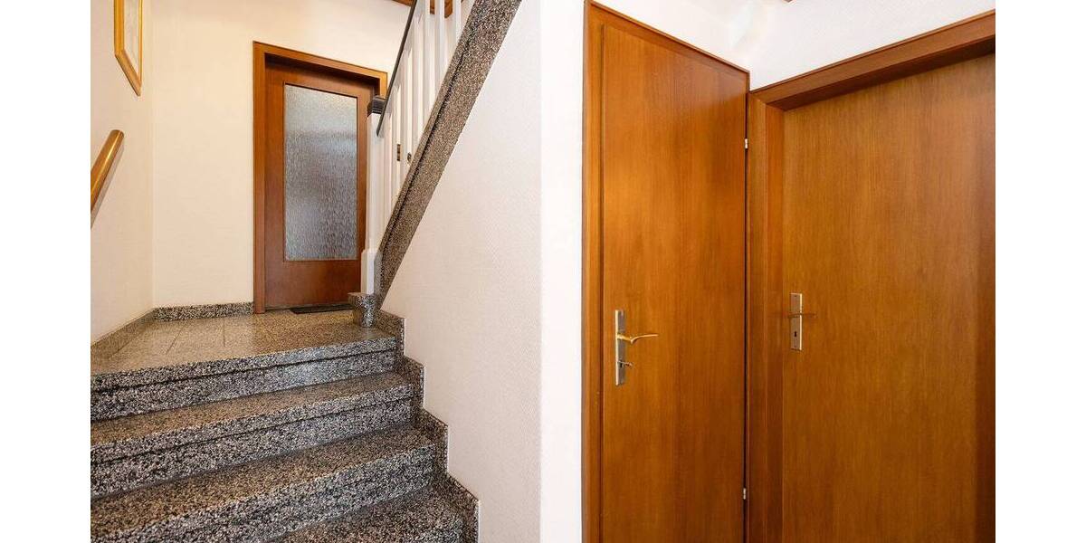 Mehrfamilienhaus, Wohnhaus Osnabrück Gretesch - 7 Zimmer, 190 m&sup2;, 399.000&euro; | Angebot:26630308
