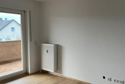 Neu sanierte helle und geräumige 3 Zimmerwohnung im 2 EG 3 zimmer