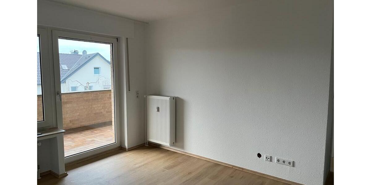 Neu sanierte helle und geräumige 3 Zimmerwohnung im 2 EG 3 zimmer