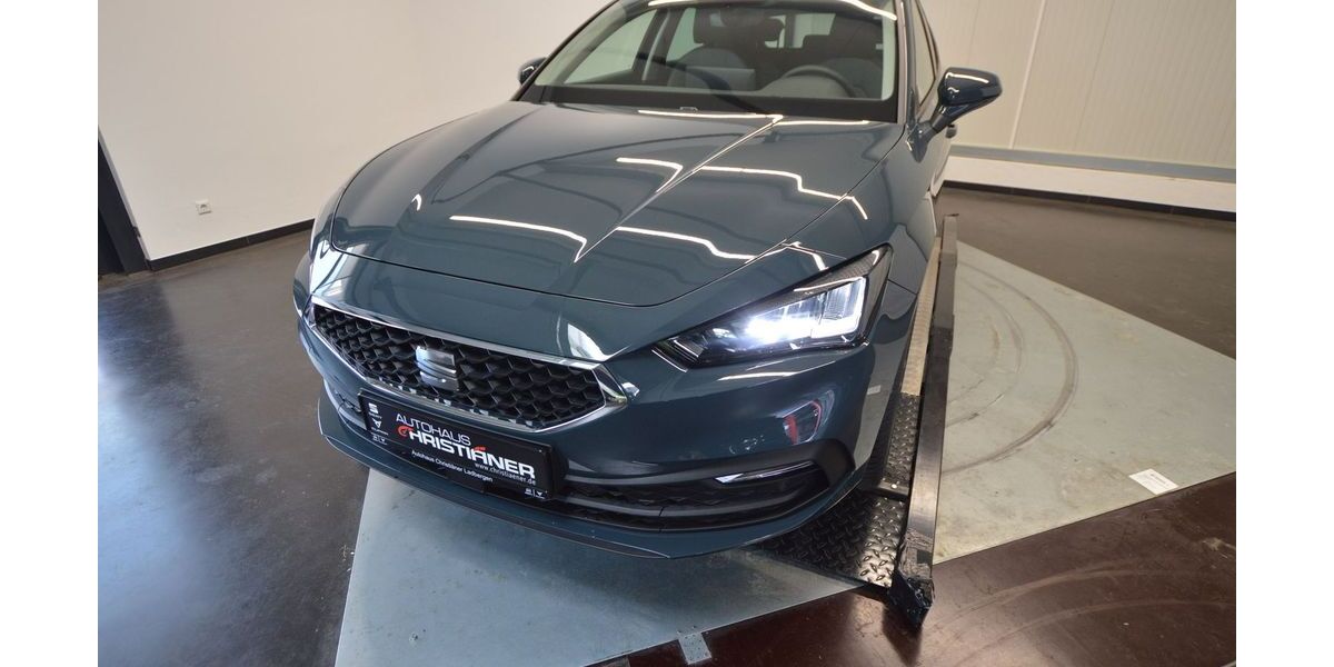 Seat Leon 13.000 km 33.390 &euro; Ladbergen 49549