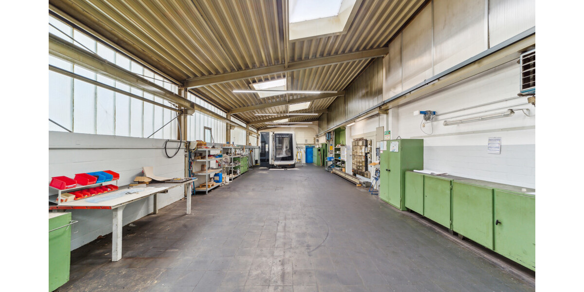 Funktionaler Gewerbekomplex in zentraler Lage - ideale Investitionsoption. zimmer