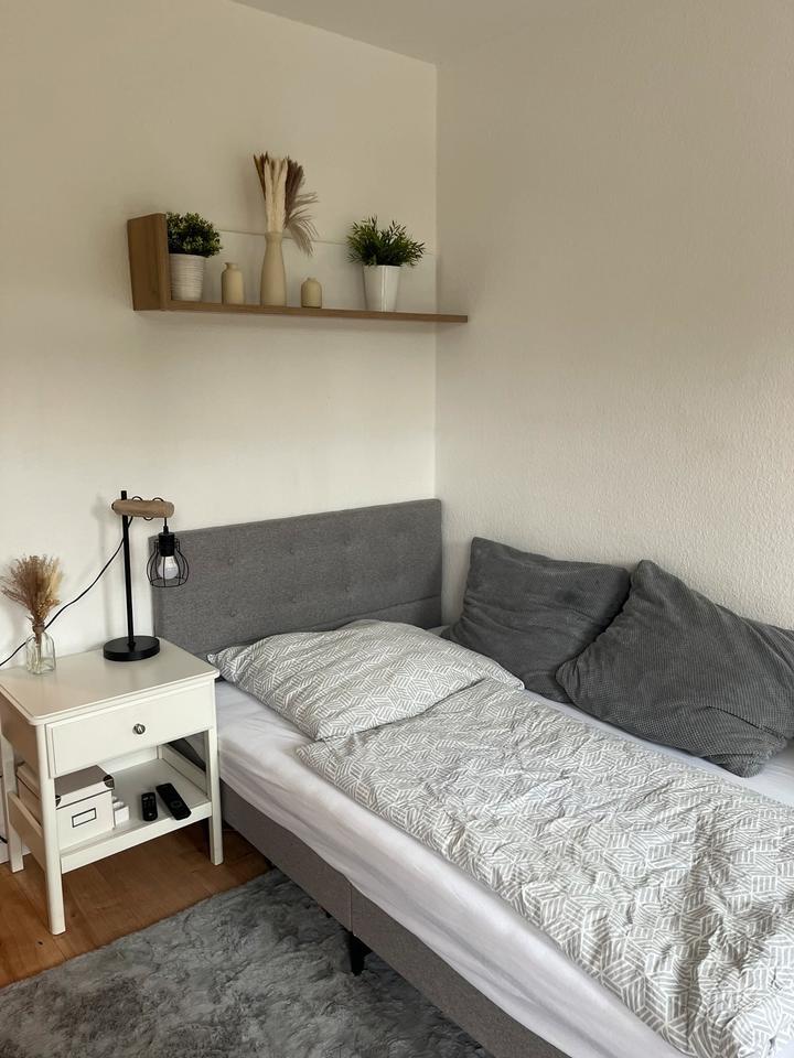 Voll möblierte 1-Zimmerwohnung mit Balkon OS-Wüste