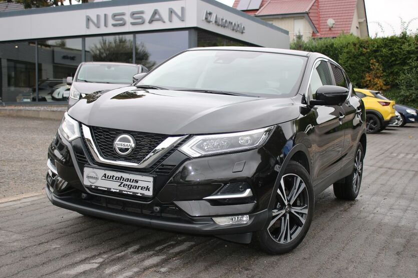 Nissan Qashqai 64.148 km 19.380 € Halle 33790