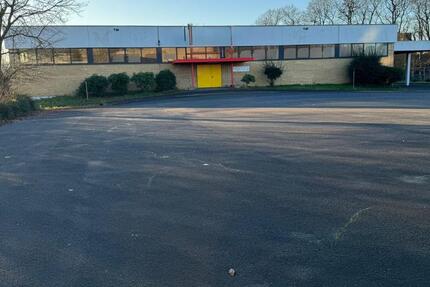 Großzügige Gewerbehalle mit Top-Anbindung zimmer