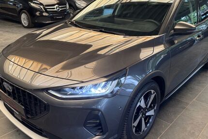 Ford Focus 5.350 km 25.900 € Versmold 33775