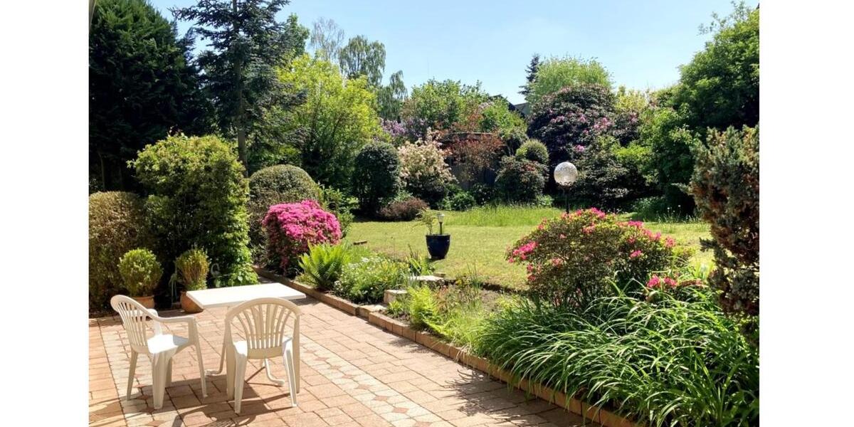 Moderne Wohnung mit wunderschönem Garten - kernsaniert 4 zimmer