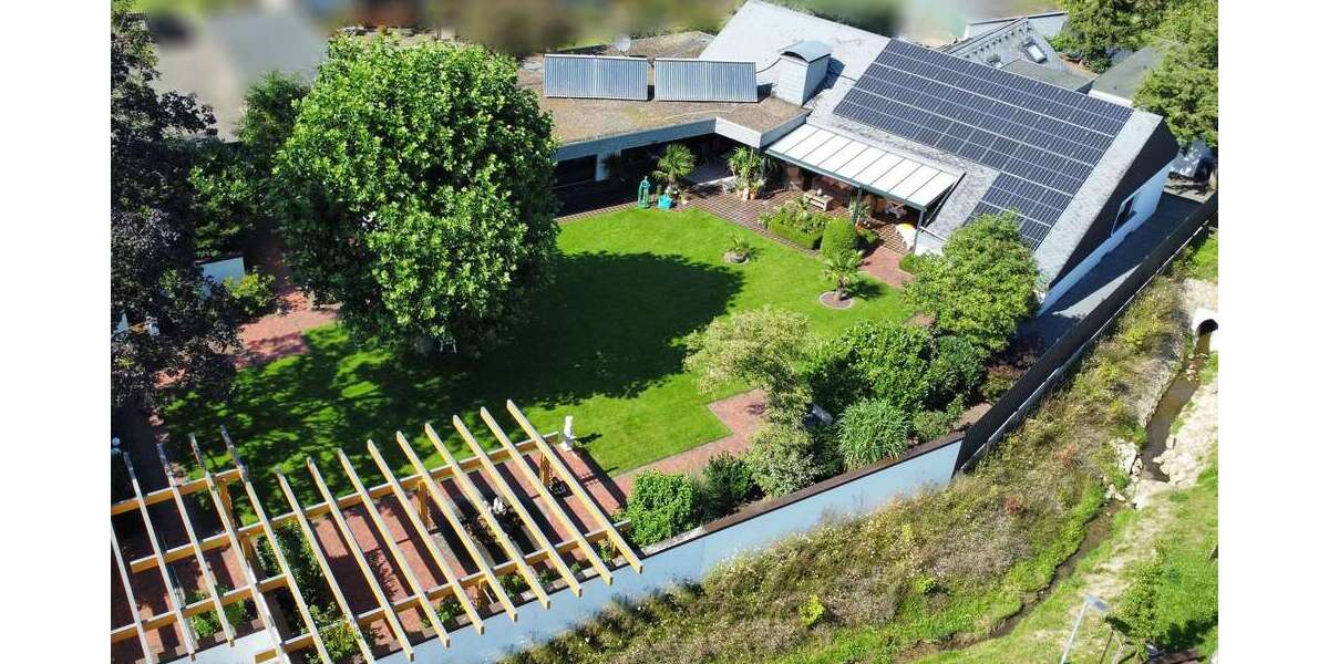 Haus zum Kaufen in Borgholzhausen 619.000 € 265 m² 7 zimmer