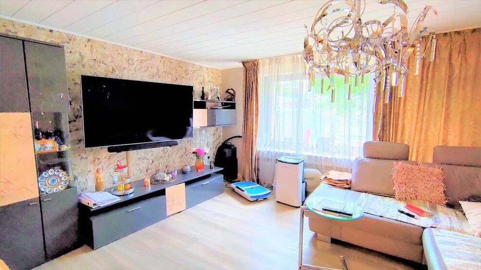Geräumiges EFH mit ELW, Terrasse, Balkon, kleinem Garten und Garage in ruhiger Lage