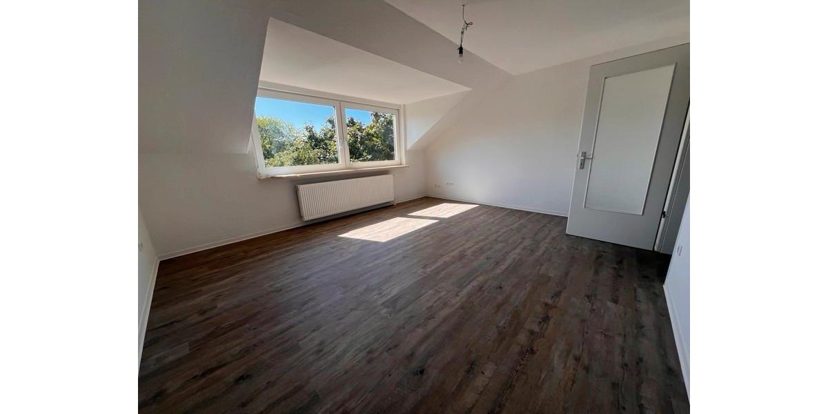 3-Raum-Wohnung im DG frei! 3 zimmer