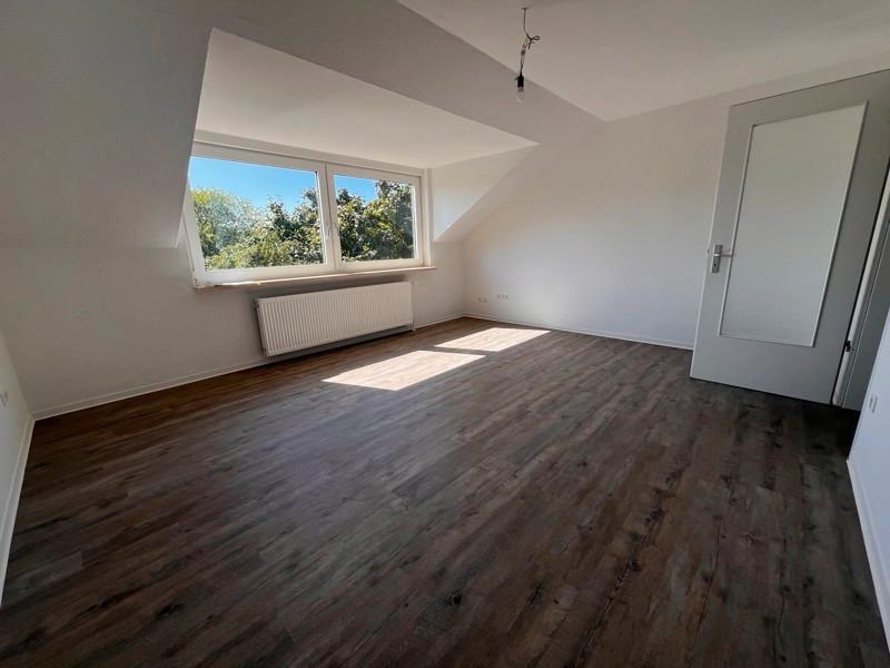 3-Raum-Wohnung im DG frei! zimmer