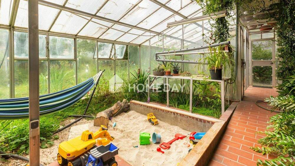 Stilvolles teilvermietetes Mehrfamilienhaus mit großem Grundstück und attraktiven Wohneinheiten 1 zimmer