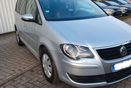 VW Touran 303.000 km 2.490 &euro; Melle 49324