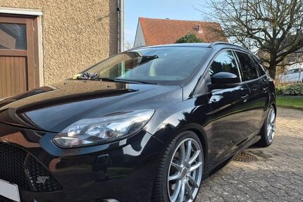 Ford Focus 155.888 km 14.300 &euro; Melle 49328