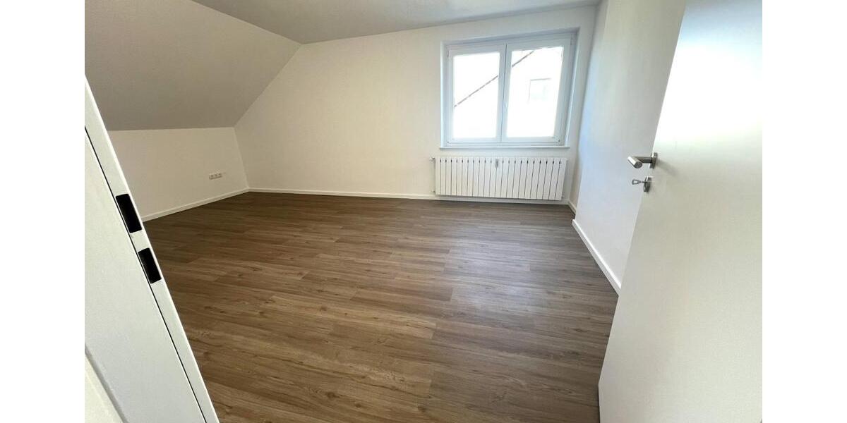 Dachgeschoßwohnung Rödinghausen - 3 Zimmer, 93 m&sup2;, 219.000&euro; | Angebot:25856837