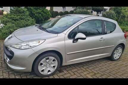 Peugeot 207 125.000 km 1.700 &euro; Riemsloh (Melle) 49328