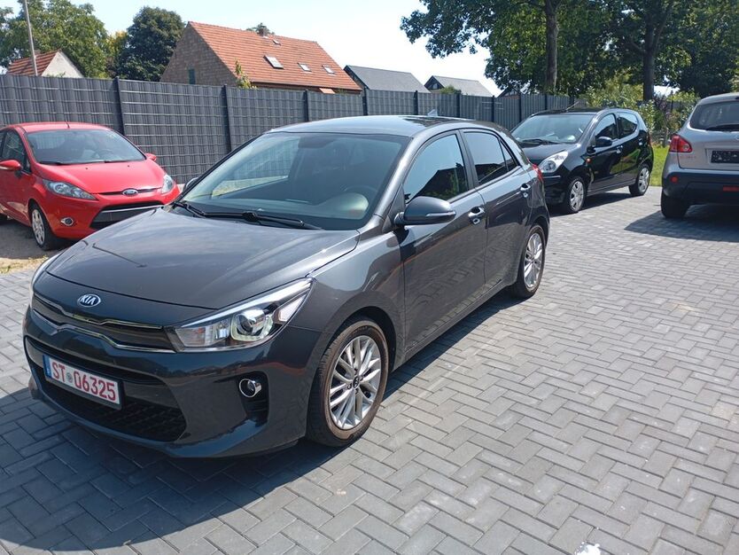 Kia Rio 103.000 km 9.760 € Ibbenbüren 49477