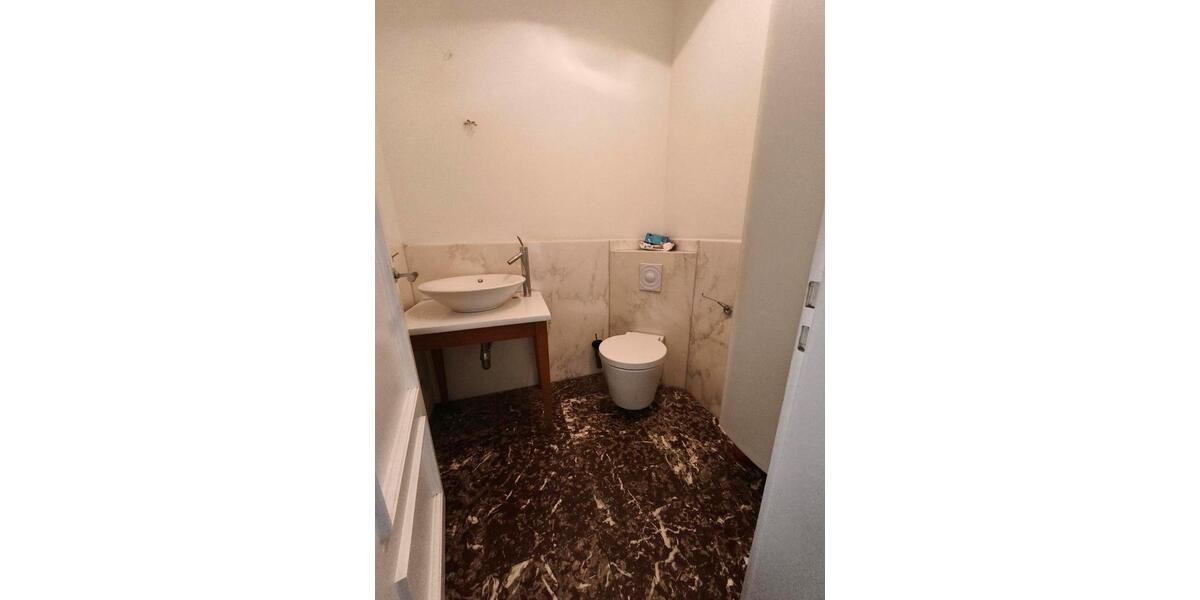 Etagenwohnung Ostercappeln - 8.5 Zimmer, 15 m&sup2;, 215&euro; | Angebot:25342875