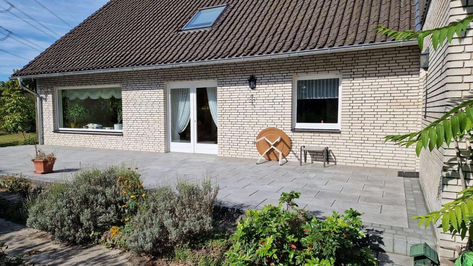 großes Einfamilienhaus mit Garten zu vermieten
