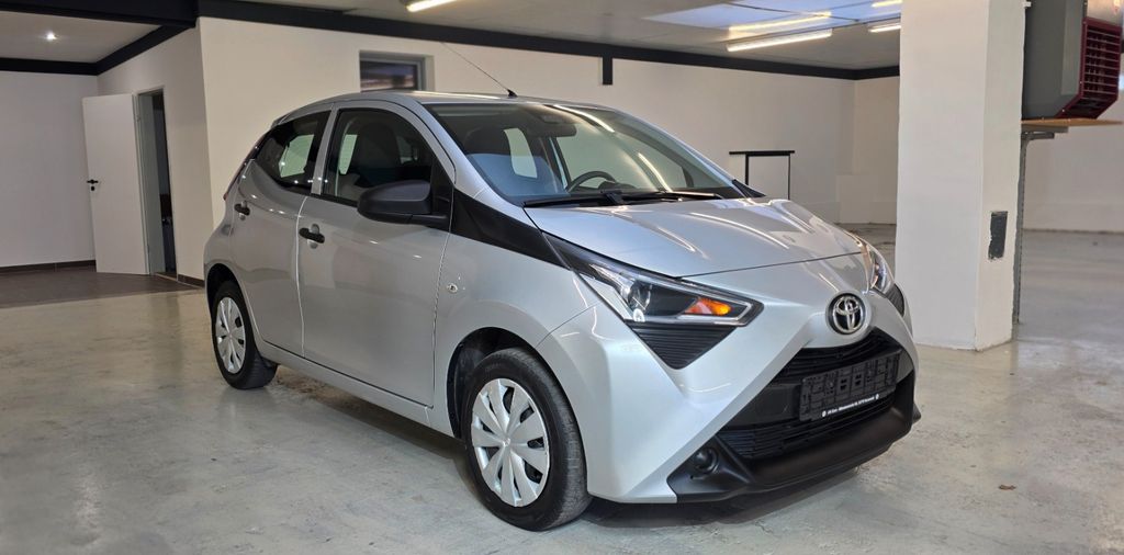 Toyota Aygo (X) 88.574 km 7.699 &euro; Versmold 33775