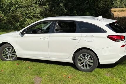 Hyundai i30 82.600 km 12.599 € Ibbenbüren 49477