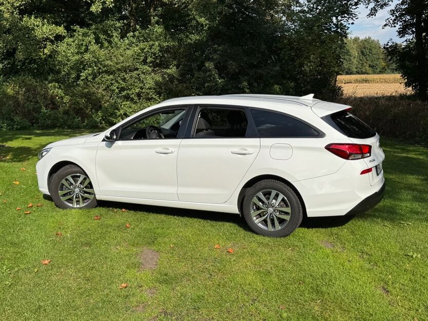 Hyundai i30 82.600 km 12.599 € Ibbenbüren 49477