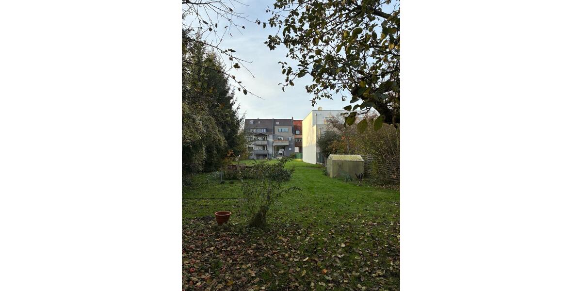 Modernisiertes 4FH + 2 Baugrundstücke in 49080 Osnabrück-Wüste 24 zimmer