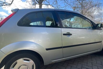 Ford Fiesta 225.000 km 1.200 &euro; Lotte 49504