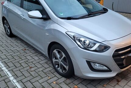 Hyundai i30 220.567 km 6.200 € Kattenvenne 49536