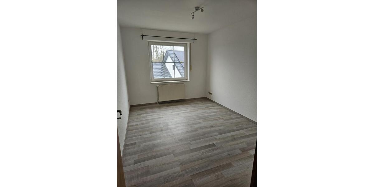 Dachgeschoßwohnung Georgsmarienhütte - 3 Zimmer, 100 m&sup2;, 868&euro; | Angebot:25999995
