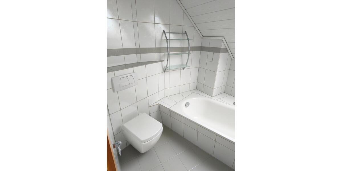 Dachgeschoßwohnung Bad Essen - 3 Zimmer, 95 m&sup2;, 930&euro; | Angebot:25979498