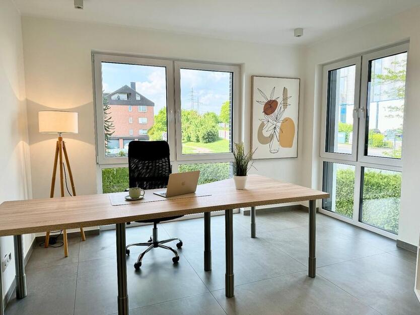 Moderner Büroraum mit 2 Arbeitsplätzen!