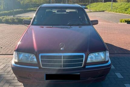 Mercedes-Benz C 180 240.695 km 4.450 &euro; Hagen a.T.W. 49170