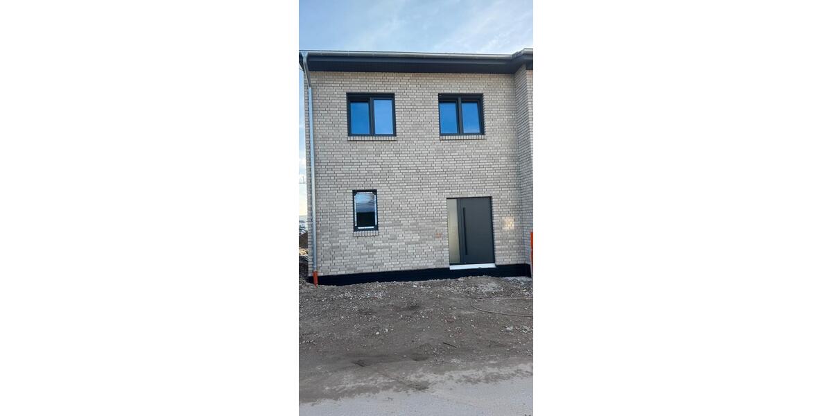 Neubauhaus Haushälfte 4 zimmer