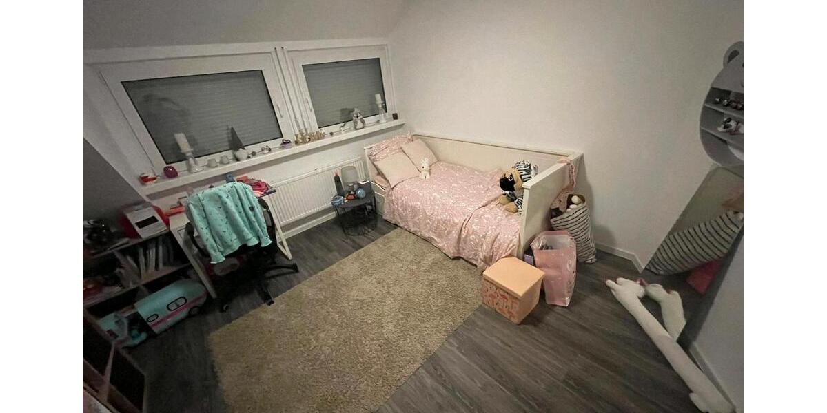 Einfamilienhaus Lotte - 8 Zimmer, 270 m&sup2;, 1.700&euro; | Angebot:25405566