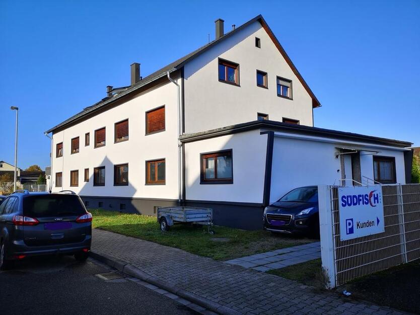 Vielseitiges Mehrfamilienhaus in zentraler Lage!