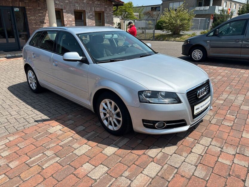 Audi A3 127.600 km 12.200 € Versmold 33775